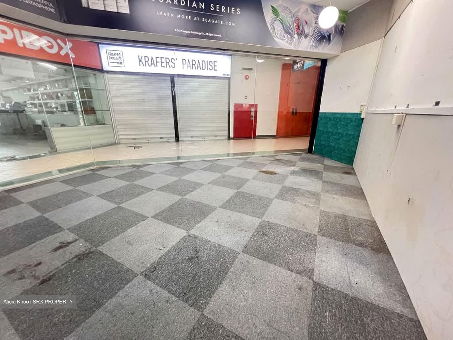 Sim Lim Square (D7), Retail #565558271